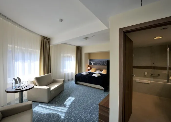インペリアル ホテル 4*